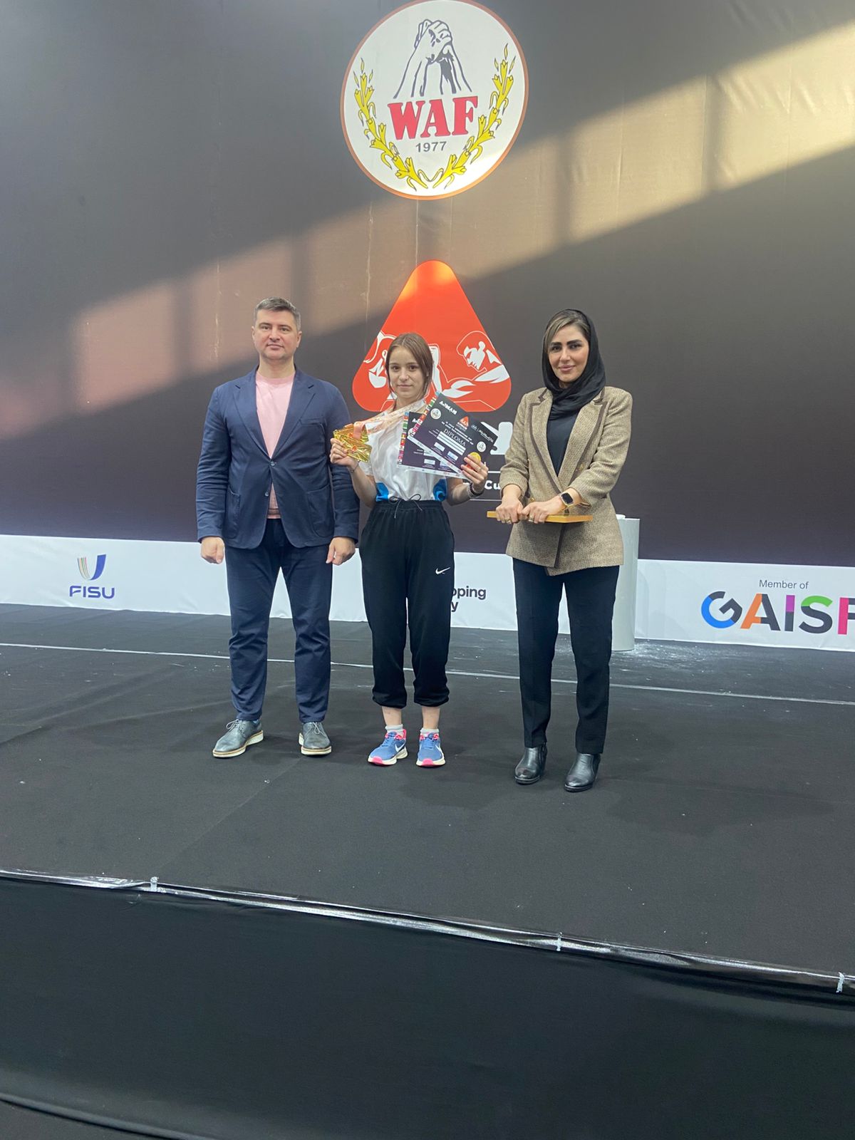 Жас чемпион