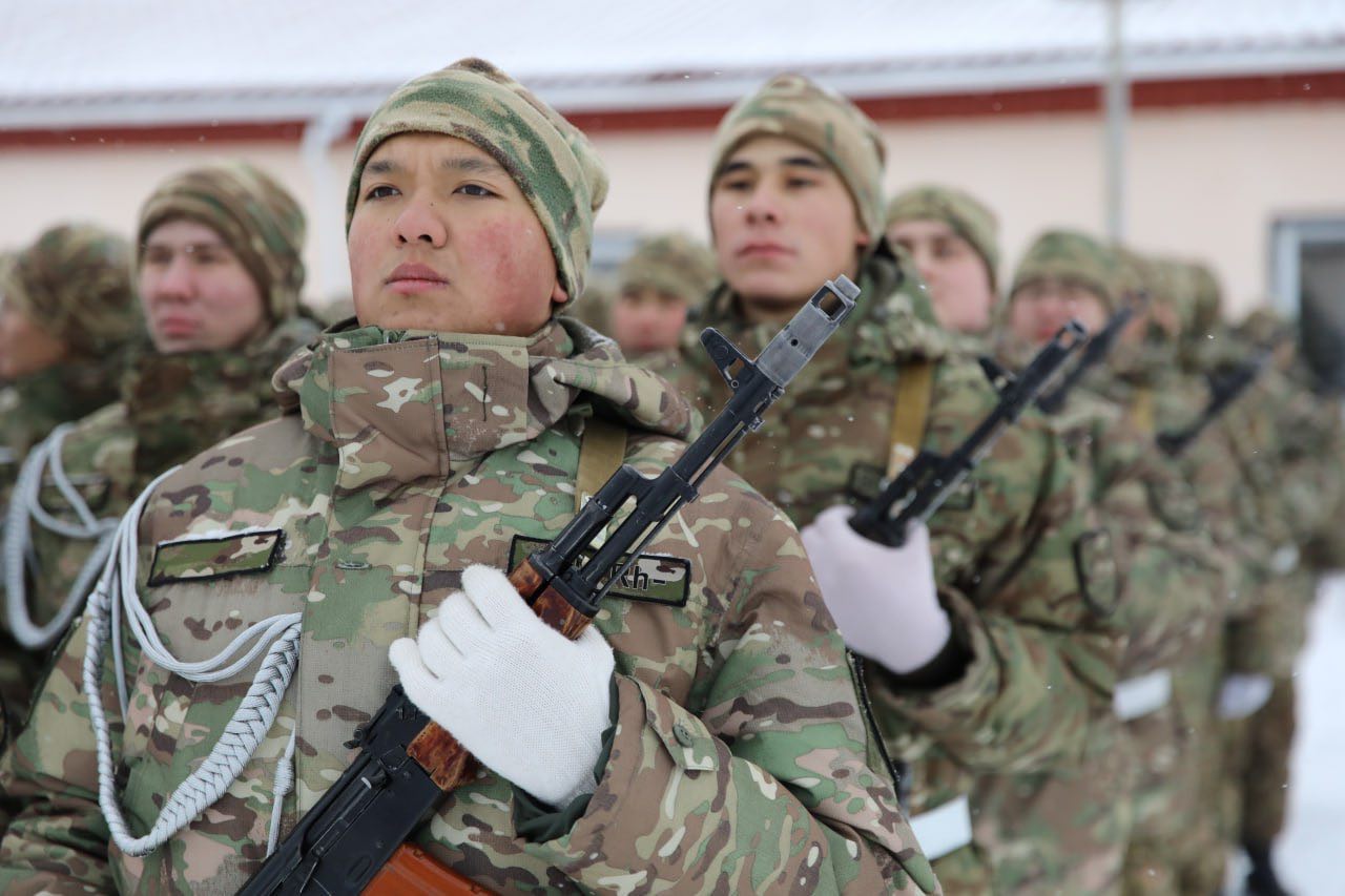 Ақмола гарнизонында Әуе шабуылына қарсы қорғаныс әскерлерінің сарбаздары Отанға адал қызмет етуге ант берді