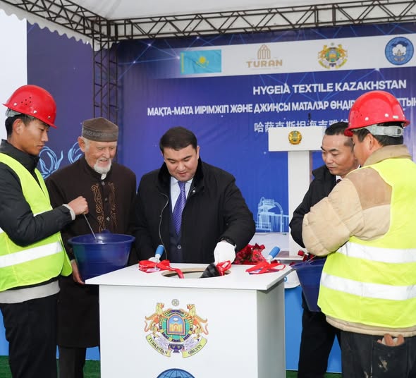 ТҮРКІСТАНДА ЖЫЛЫНА 10 МЛН МЕТР ДЖИНСЫ МАТАСЫН ӨНДІРЕТІН ЗАУЫТТЫҢ КАПСУЛАСЫ САЛЫНДЫ