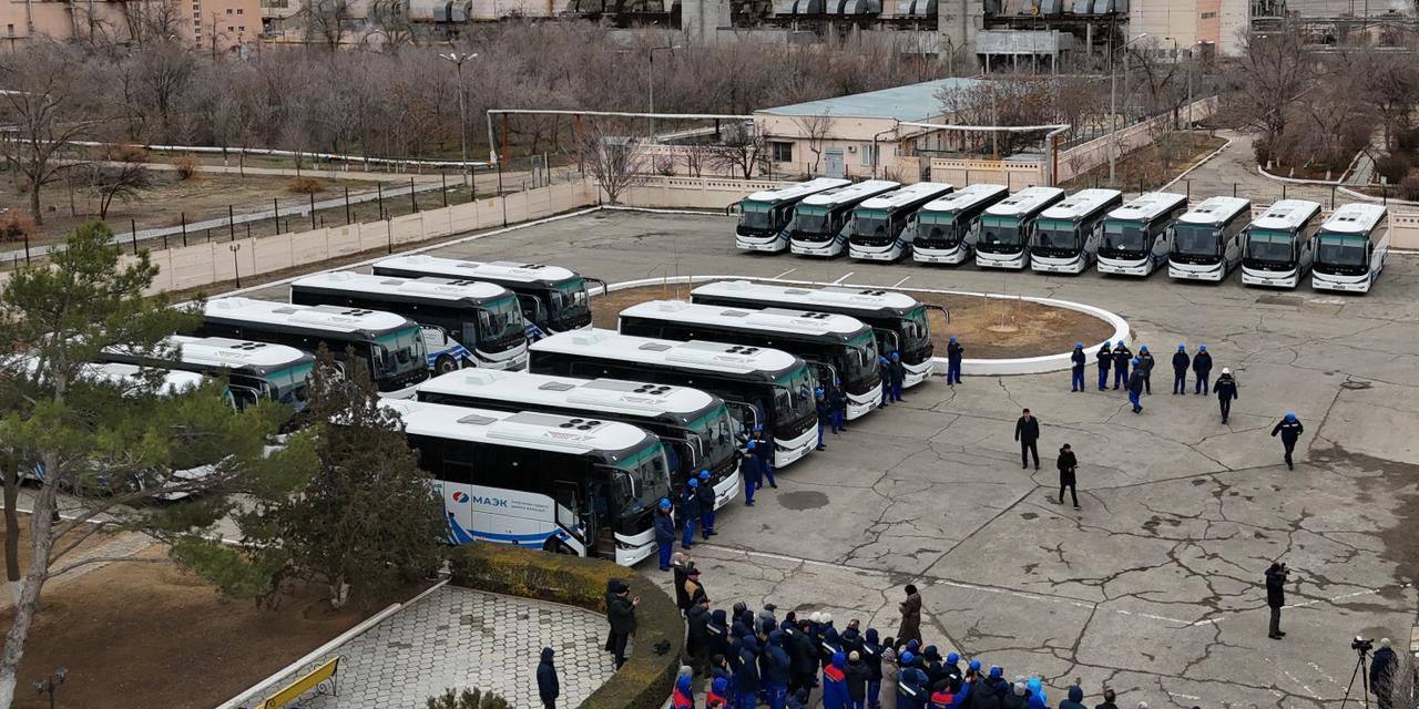 В Актау предприятию MAЭK вручили 20 автобусов