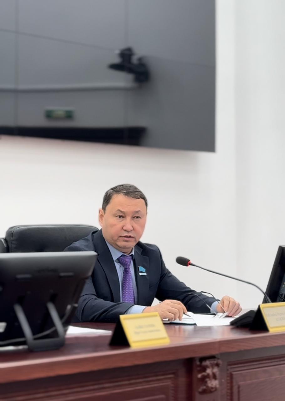 Мәслихатының тұрақты комиссиясының отырысы