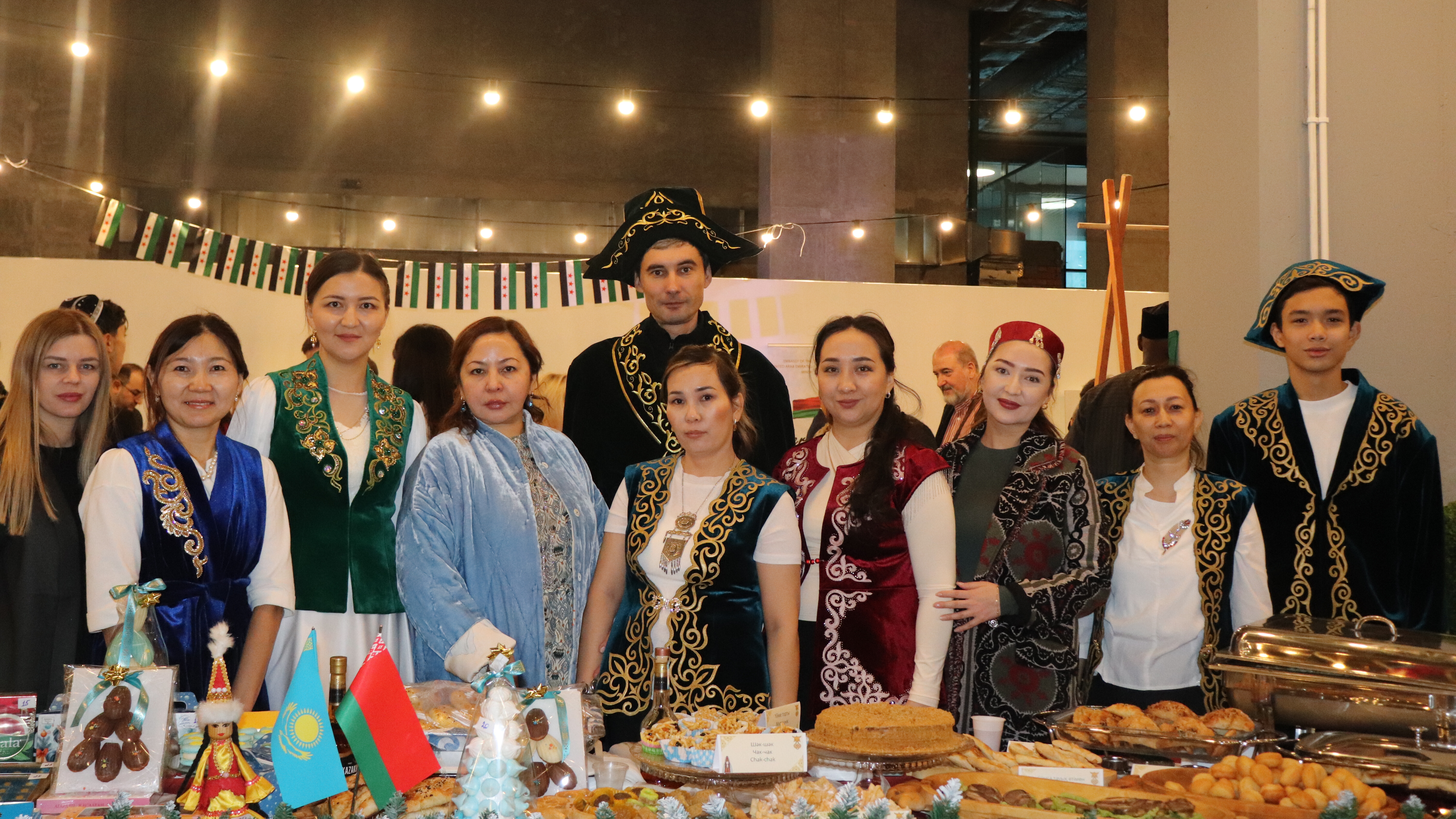 Посольство приняло участие в Международной рождественской благотворительной ярмарке