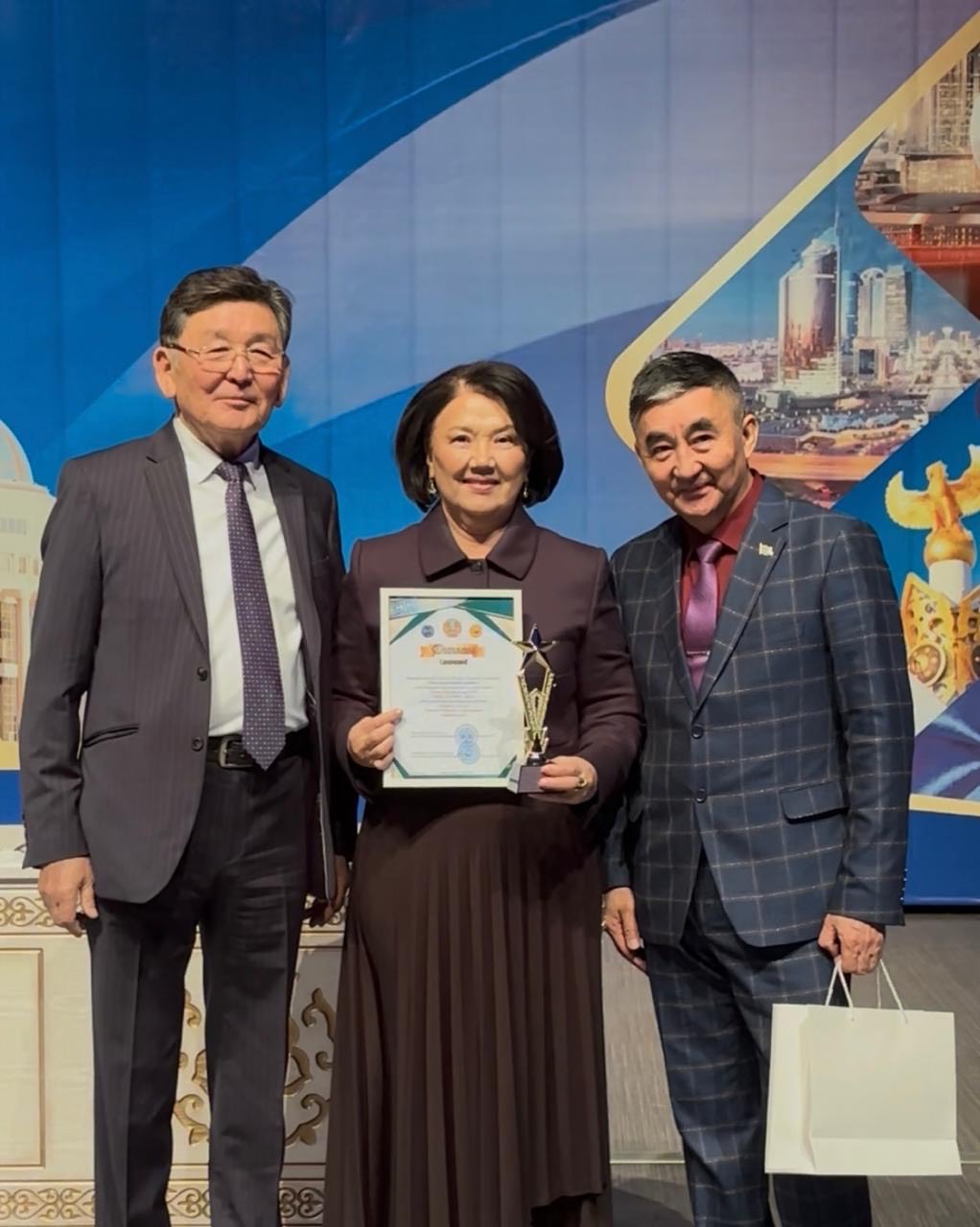 Қаржы саласының ардагері Нұрлаш Ильясова – «Жыл адамы–2025» байқауының жеңімпазы