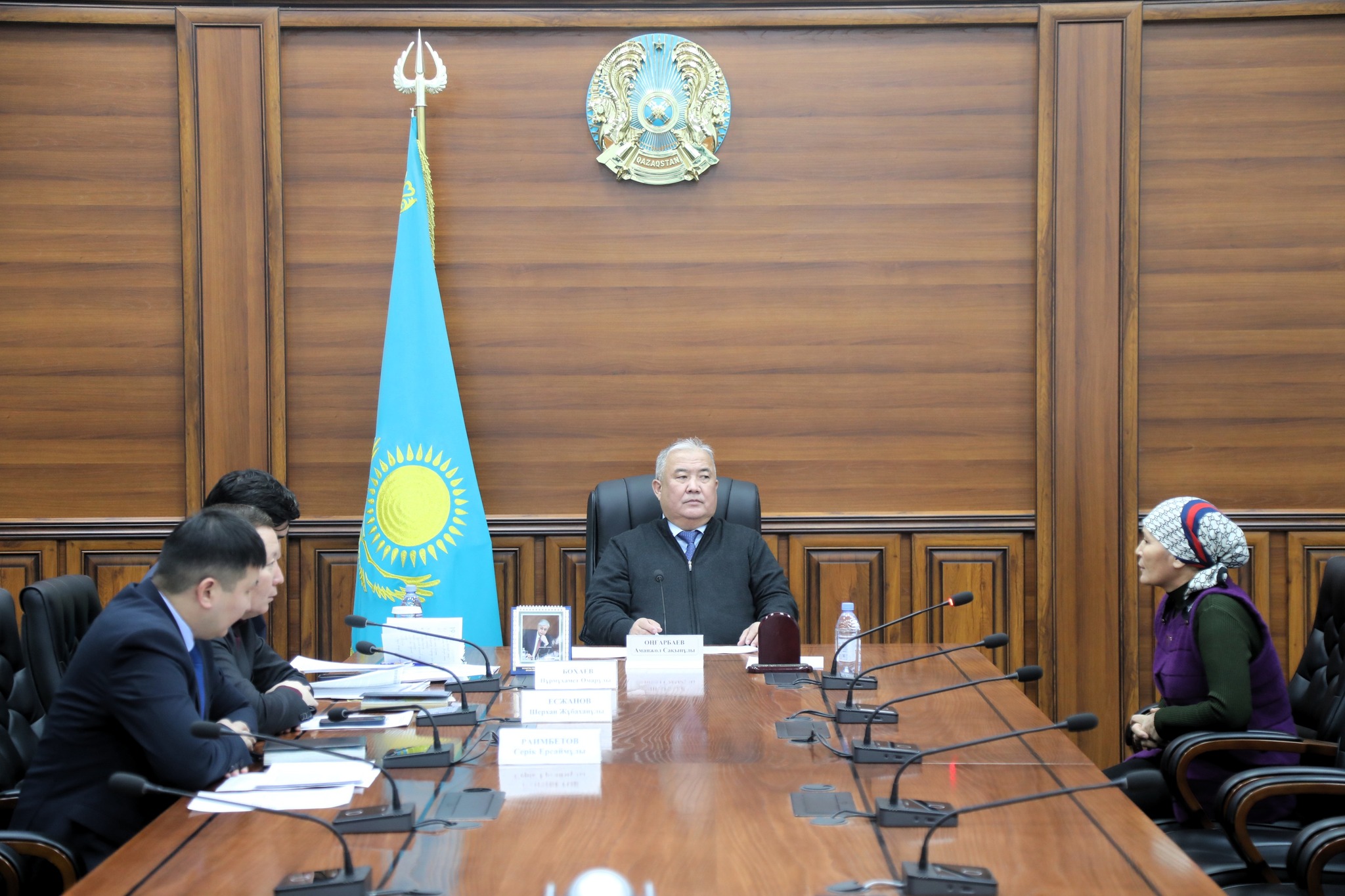 Аким района выслушал обращения жителей