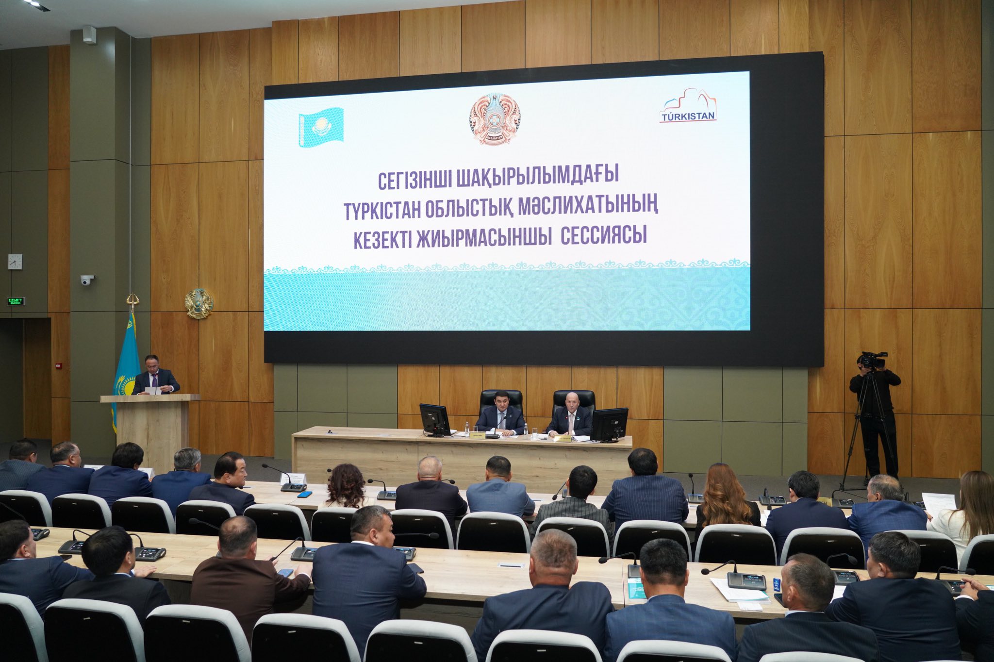 ТҮРКІСТАН ОБЛЫСЫНДА ӨНДІРІС ОРЫНДАРЫН АШУ, ХАЛЫҚТЫҢ ӘЛЕУМЕТТІК ЖАҒДАЙЫН ЖАҚСАРТУ БАҒЫТЫНДАҒЫ ЖҰМЫСТАР ЖАЛҒАСАДЫ