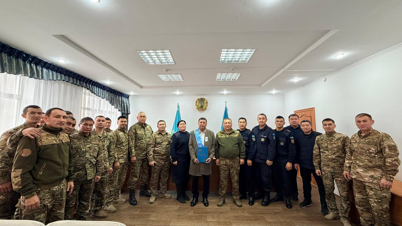 Таразда азаматтық қорғау қызметкерін құрметпен зейнетке шығарып салды