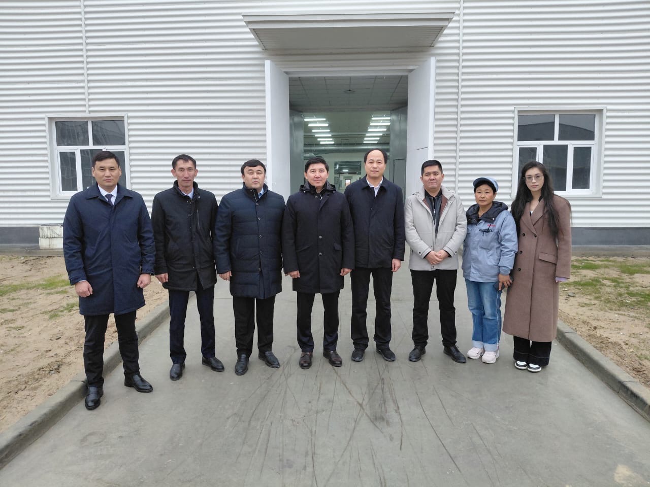 ҚР Сауда және интеграция вице-министрі Айдар Әбілдабеков Түркістан облысындағы кәсіпорындарды аралап, халық және бизнес өкілдерімен кездесті