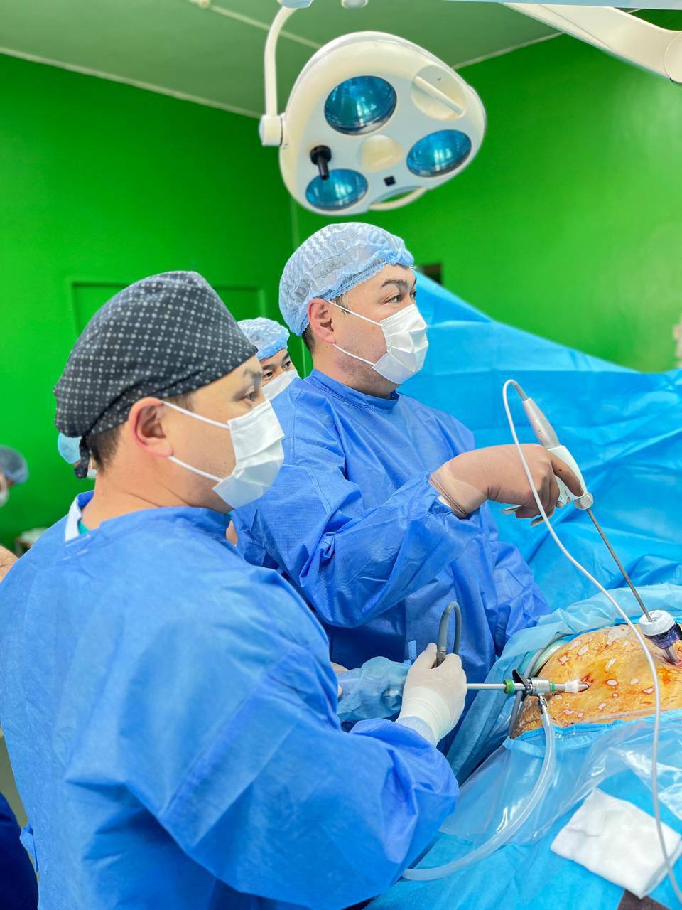 ҚЫЗЫЛОРДАДА ТҰНҒЫШ РЕТ БІР КҮНДЕ ҮШ БҮЙРЕК ТРАНСПЛАНТАЦИЯСЫ ЖАСАЛДЫ