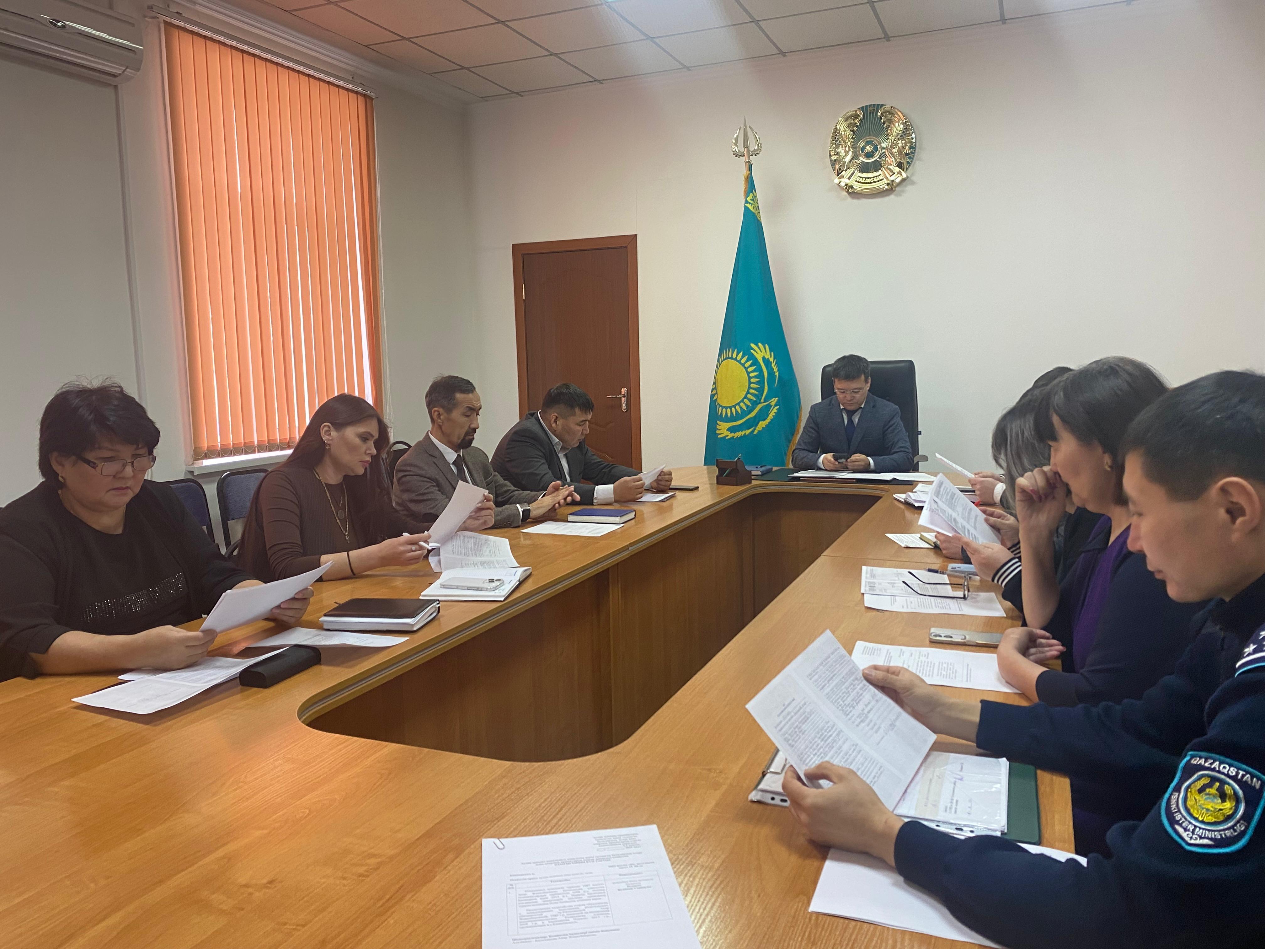 Заседание комиссии по делам несовершеннолетних и защите их прав при акимате Уалихановского района
