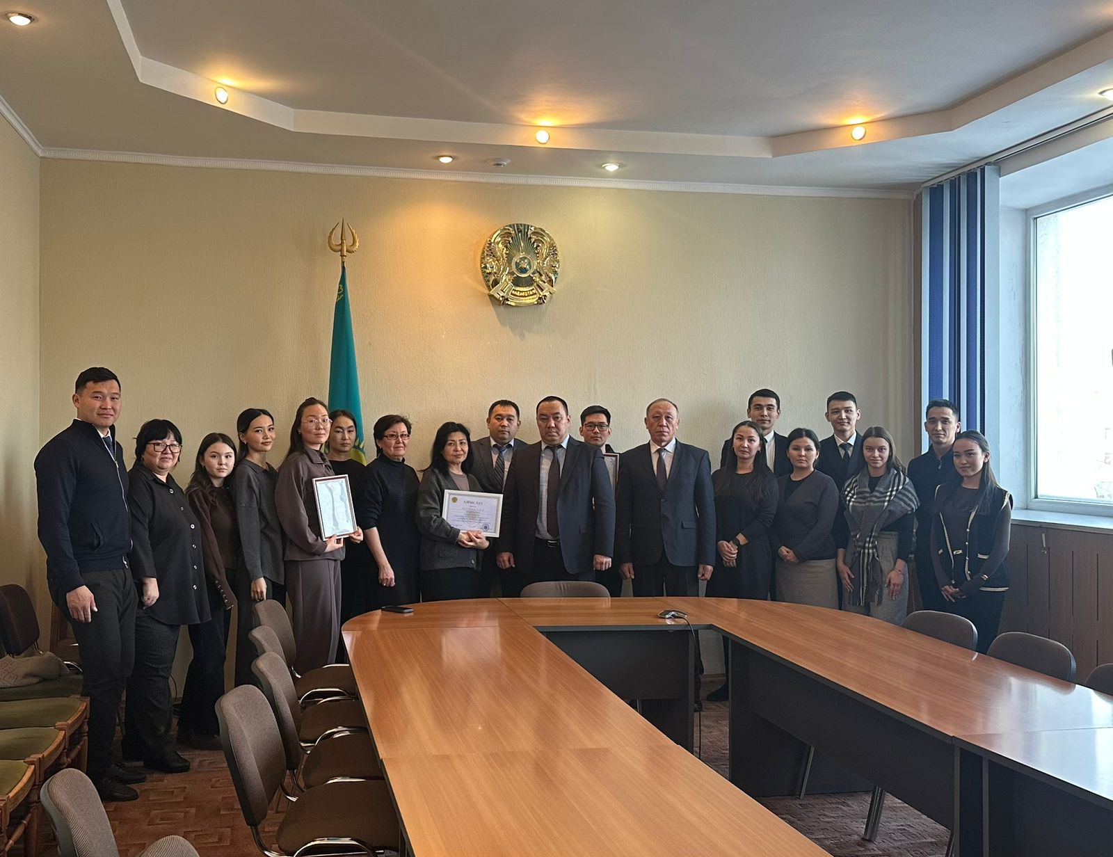 Қазақстан Республикасының Тәуелсіздік күніне орай  "Орталыққазжерқойнауы" департаментінде салтанатты іс-шара өтті, онда мемлекеттік қызметшілер Қарағанды ​​облысы әкімінің алғыс хатымен, сондай-ақ департамент бастығының алғыс хаттарымен марапатталды.