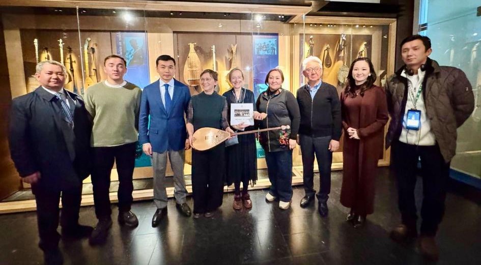 The Dombra and Sazsyrnai Join the Collection of the Royal Museum of Musical Instruments of Belgium