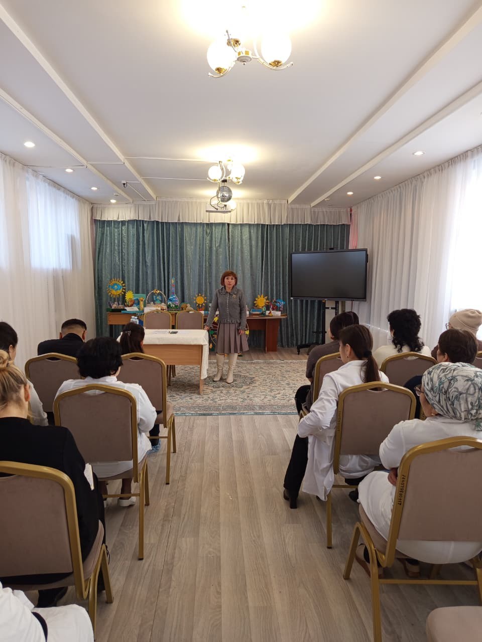 «Психоневрологиялық аурулары бар балаларға арналған АӘҚКО» КММ күндізгі жартылай стационарына баратын балалардың ата-аналарымен жұмыс кездесуін өткізу туралы