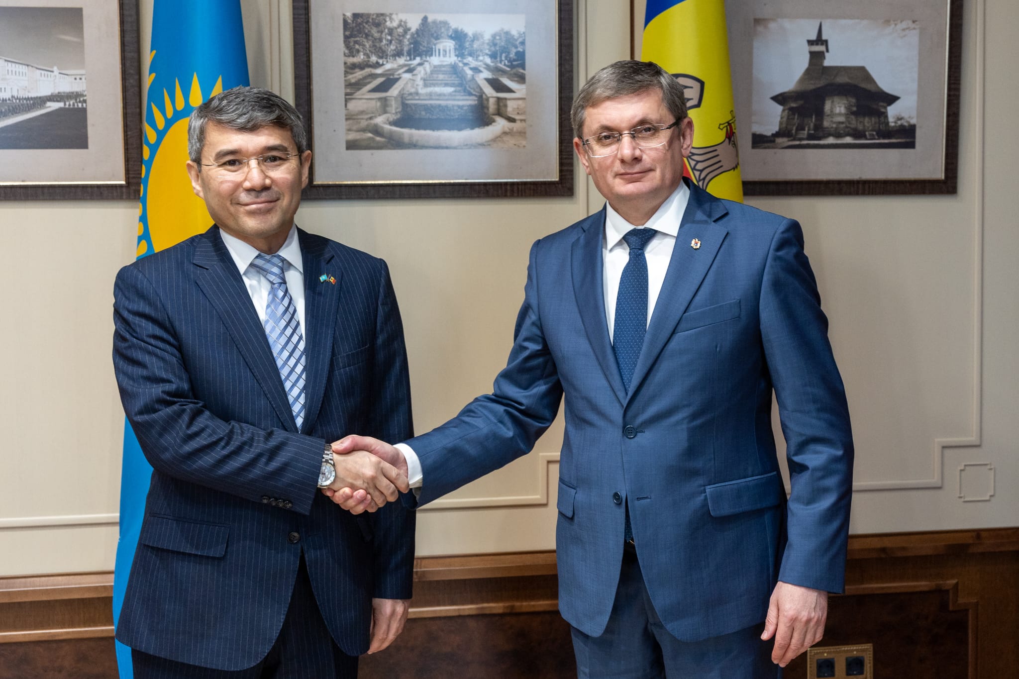 Посол Казахстана встретился со Спикером Парламента Молдовы