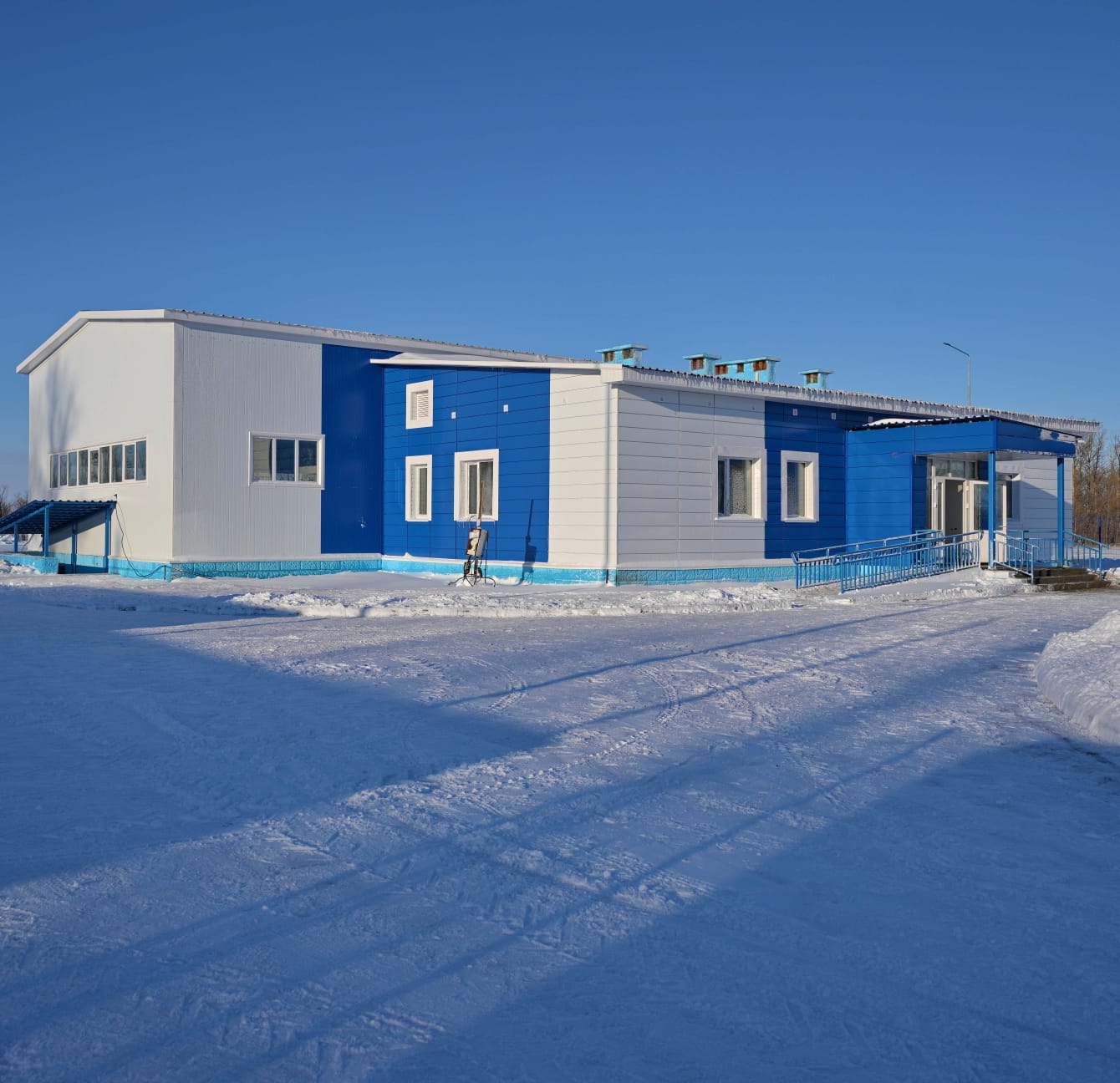 Аким области Асаин Байханов в рамках рабочей поездки посетил Успенский район, где ознакомился с ходом реализации социальных проектов