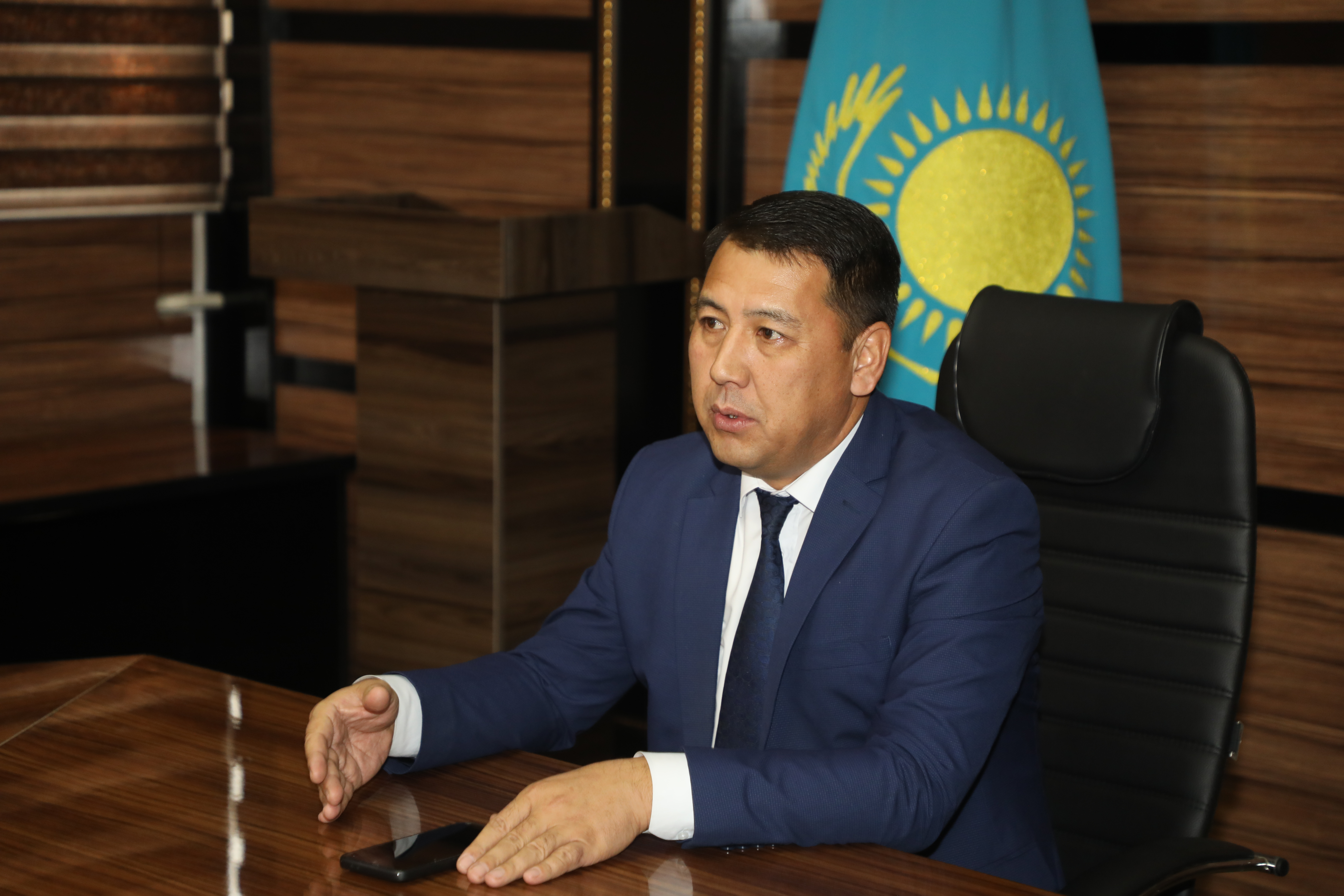 БҮГІН БІРҚАТАР БӨЛІМДЕРДІҢ МЕМЛЕКЕТТІК ҚЫЗМЕТШІЛЕРІМЕН КЕЗДЕСУ ӨТКІЗІЛДІ