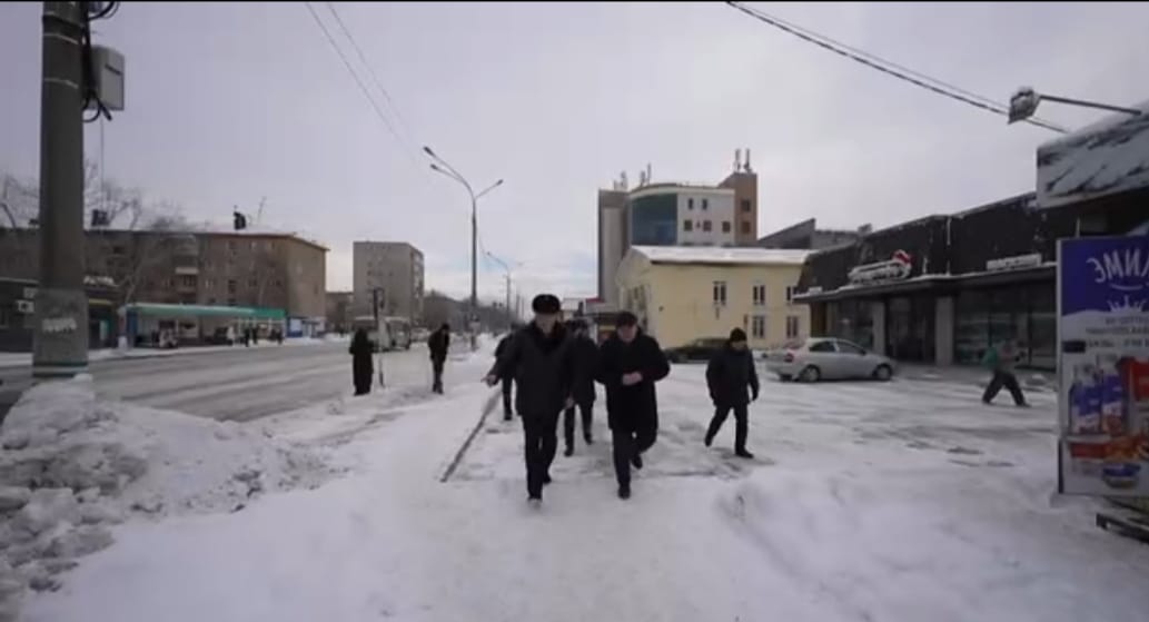 Аким ВКО проверил очистку улиц Усть-Каменогорска от снега и работу транспорта