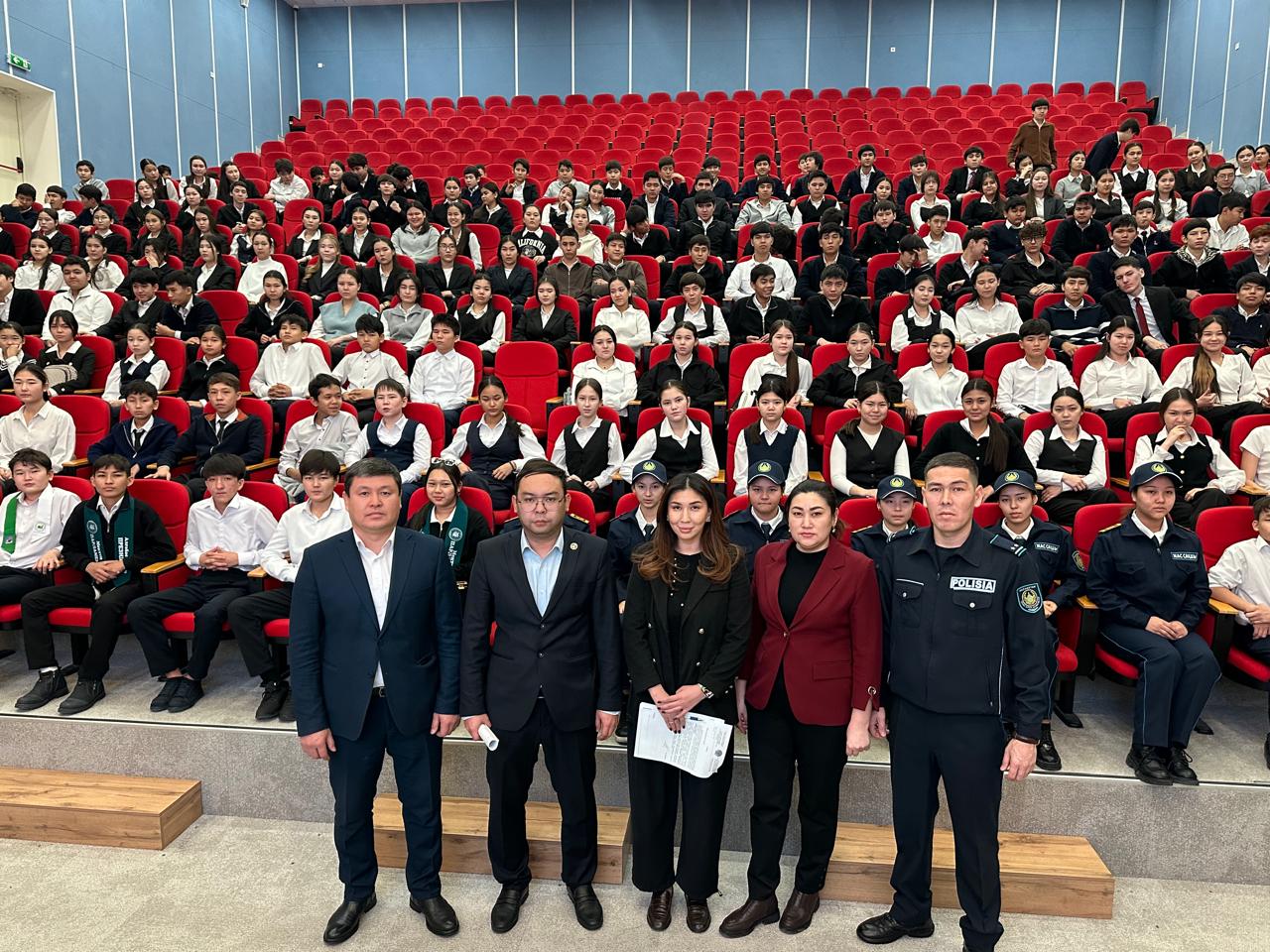 Жамбыл облысы Әділет департаментінің бас мамандары Тараз қаласы №54 және №69 мектептерінде «Ашық есік күнін» өткізді.