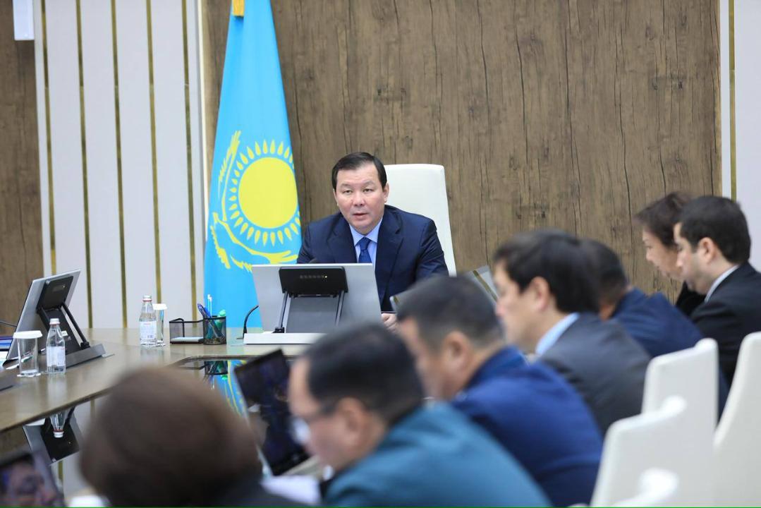 Өңірде білім беру инфрақұрылымын жаңғырту және жасанды интеллектіні енгізу мәселелері талқыланды