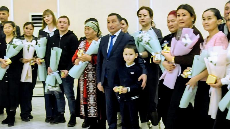 Абайда тұрғын үй кезегінде тұрған азаматтарға жаңа пәтерлердің кілттері табысталды