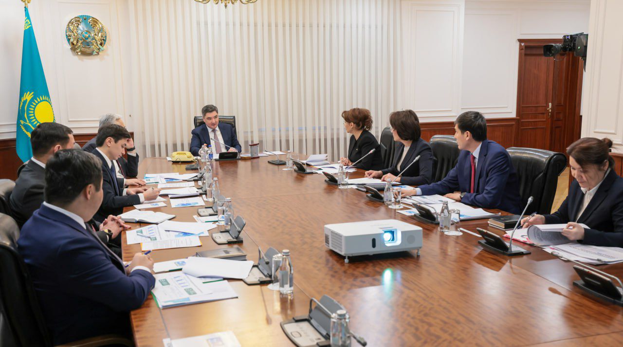 ҮКІМЕТТЕ ДЕНСАУЛЫҚ САҚТАУДЫ ЦИФРЛАНДЫРУ ЖӘНЕ МӘМС ЖҮЙЕСІНІҢ ТҰРАҚТЫЛЫҒЫ ҚАРАЛДЫ