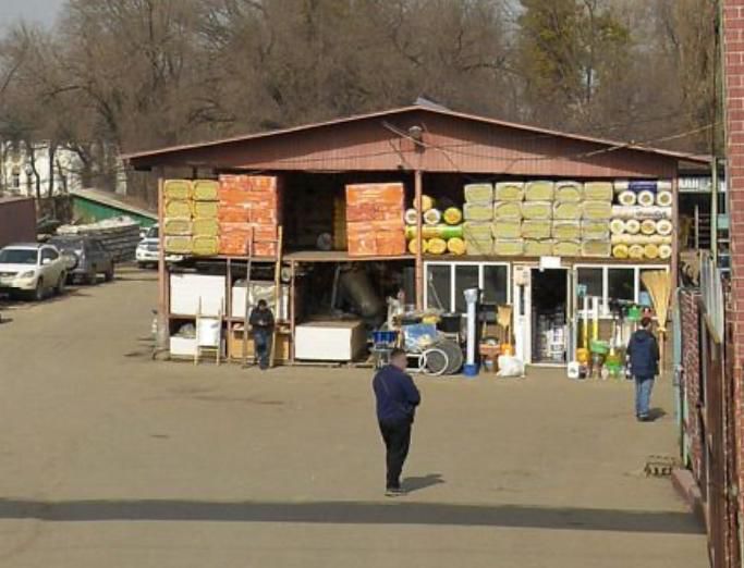 В Алматы начат снос незаконного рынка