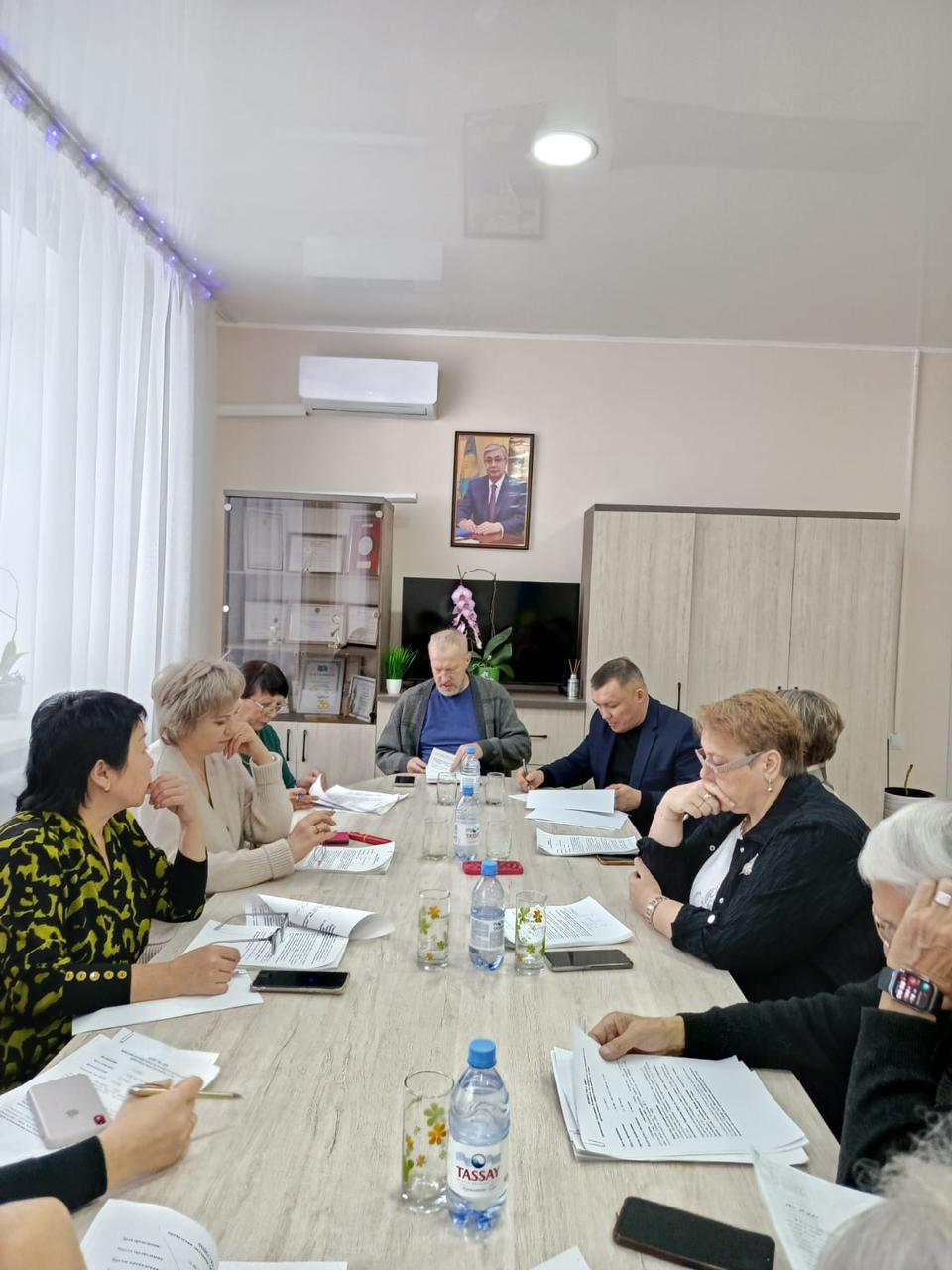 2025 жылғы 17 желтоқсанда Қоғамдық кеңес мүшелері Шығыс Қазақстан облысы денсаулық сақтау басқармасының "Алтай ауданының ауданаралық ауруханасы" шаруашылық жүргізу құқығындағы коммуналдық мемлекеттік кәсіпорнының бас дәрігері Нурекенов Олжас Зейнуллаевичтің 2025 жылғы 12 айдың қорытындылары бойынша есепті тыңдады. Есепте 2024 жылмен салыстырғанда кадрлық резервті даярлау, біліктілікті арттыру және кадр ағымдылығы мәселелері қаралды.