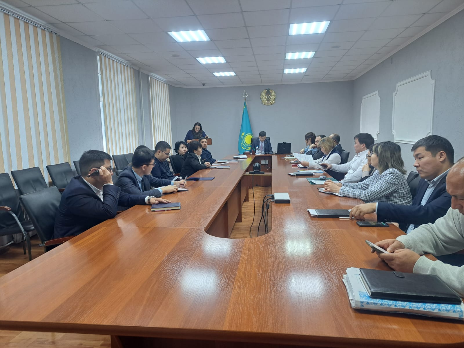 Ағымдағы жылдың желтоқсан айының  18  күні  Теректі  ауданында сыбайлас жемқорлыққа қарсы күрес мәселелері бойынша комиссия отырысы өтті.