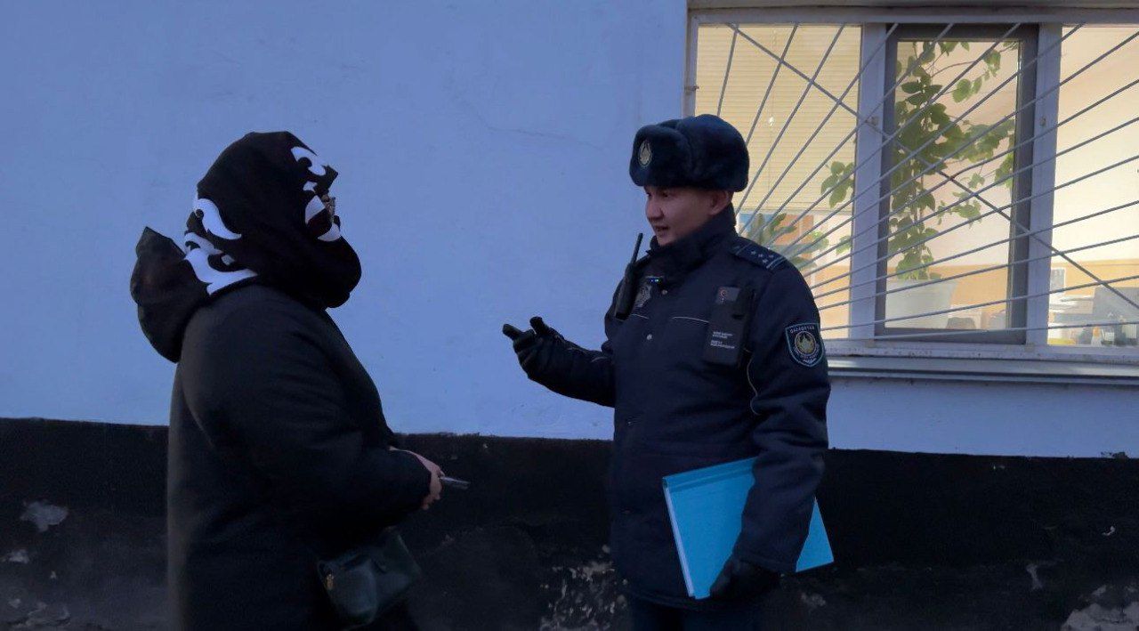 Полицейские в СКО разъясняют, как помогает общественной безопасности запрет на маски и никабы