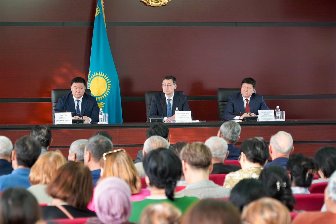 ҚАЗАҚСТАН РЕСПУБЛИКАСЫ ДЕНСАУЛЫҚ САҚТАУ МИНИСТРІНІҢ БІРІНШІ ВИЦЕ-МИНИСТРІ ТҮРКІСТАН ОБЛЫСЫНА ЖҰМЫС САПАРЫМЕН КЕЛДІ