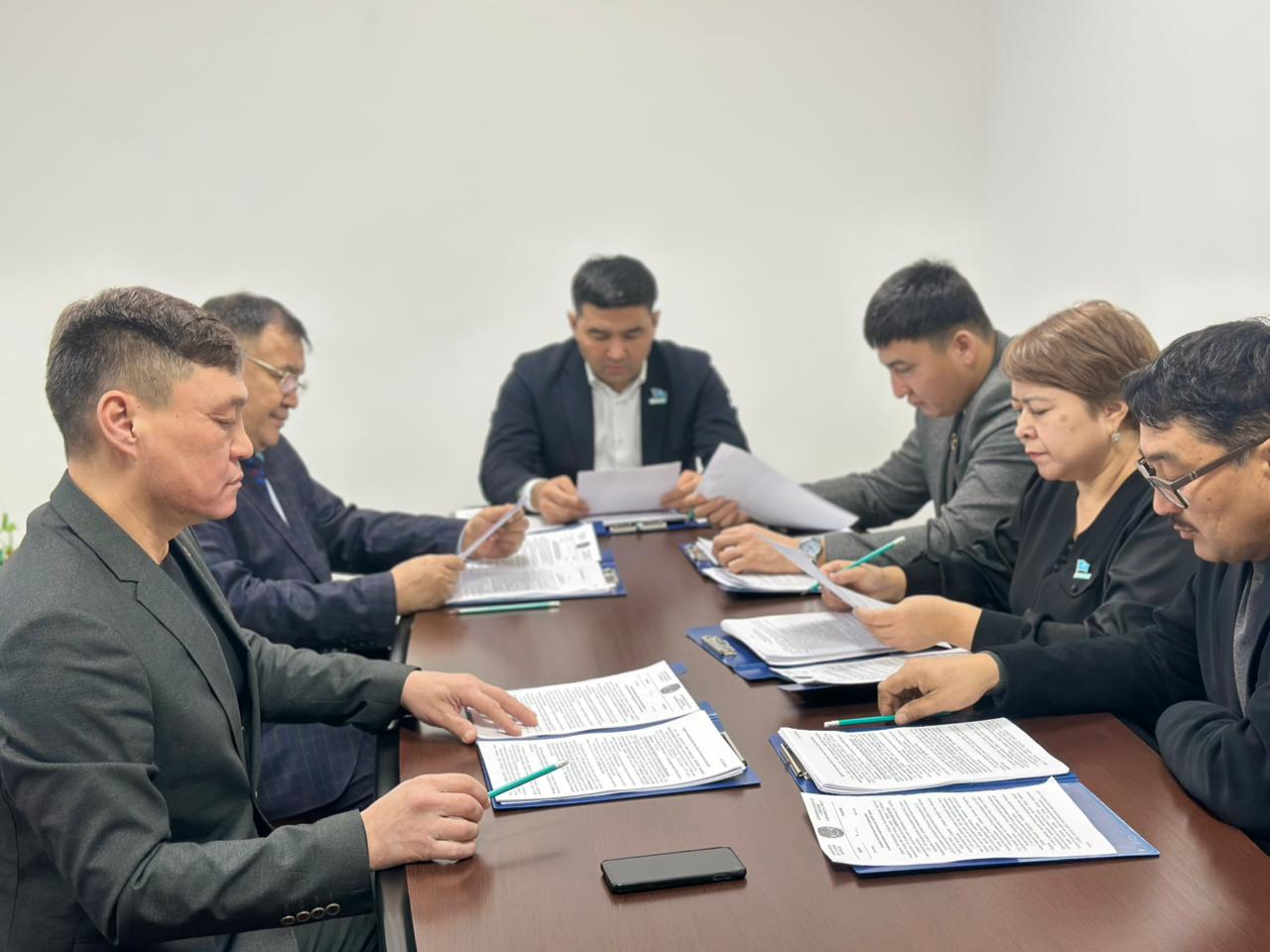 Аудандық мәслихаттың тұрақты комиссияларының отырысы