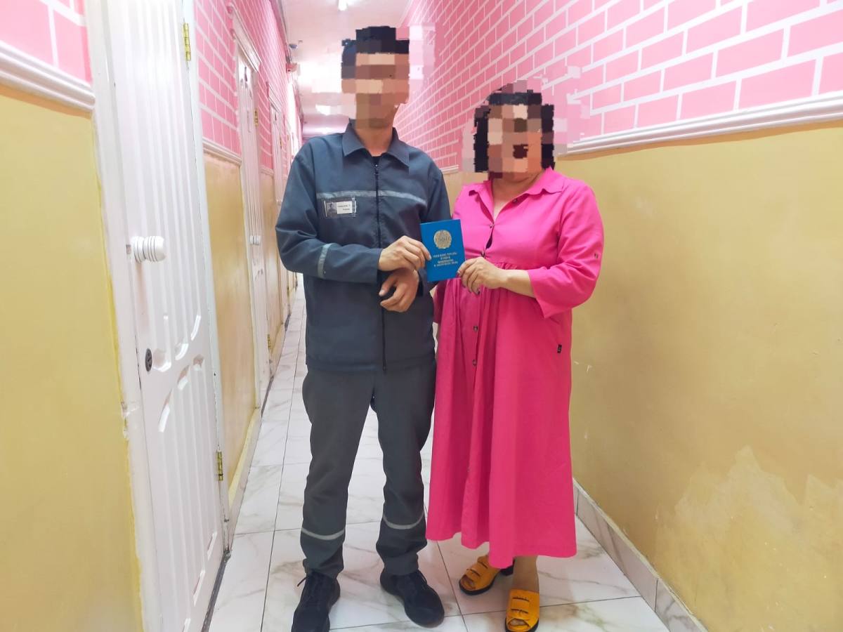 Абай облысы қауіпсіздігі орташа мекемесінде сотталған некесін қиды.