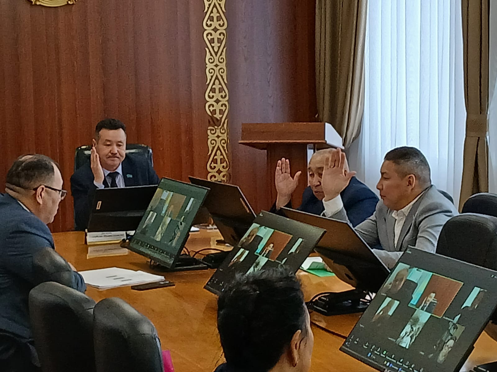 Прошла 44 внеочередная сессия