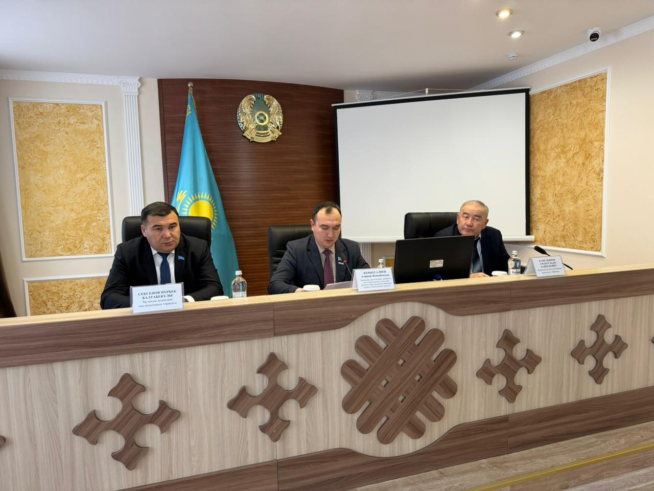 2026-2028 жылдарға арналған бюджетті талқылау бойынша Бұланды аудандық мәслихатының тұрақты комиссияның отырысы