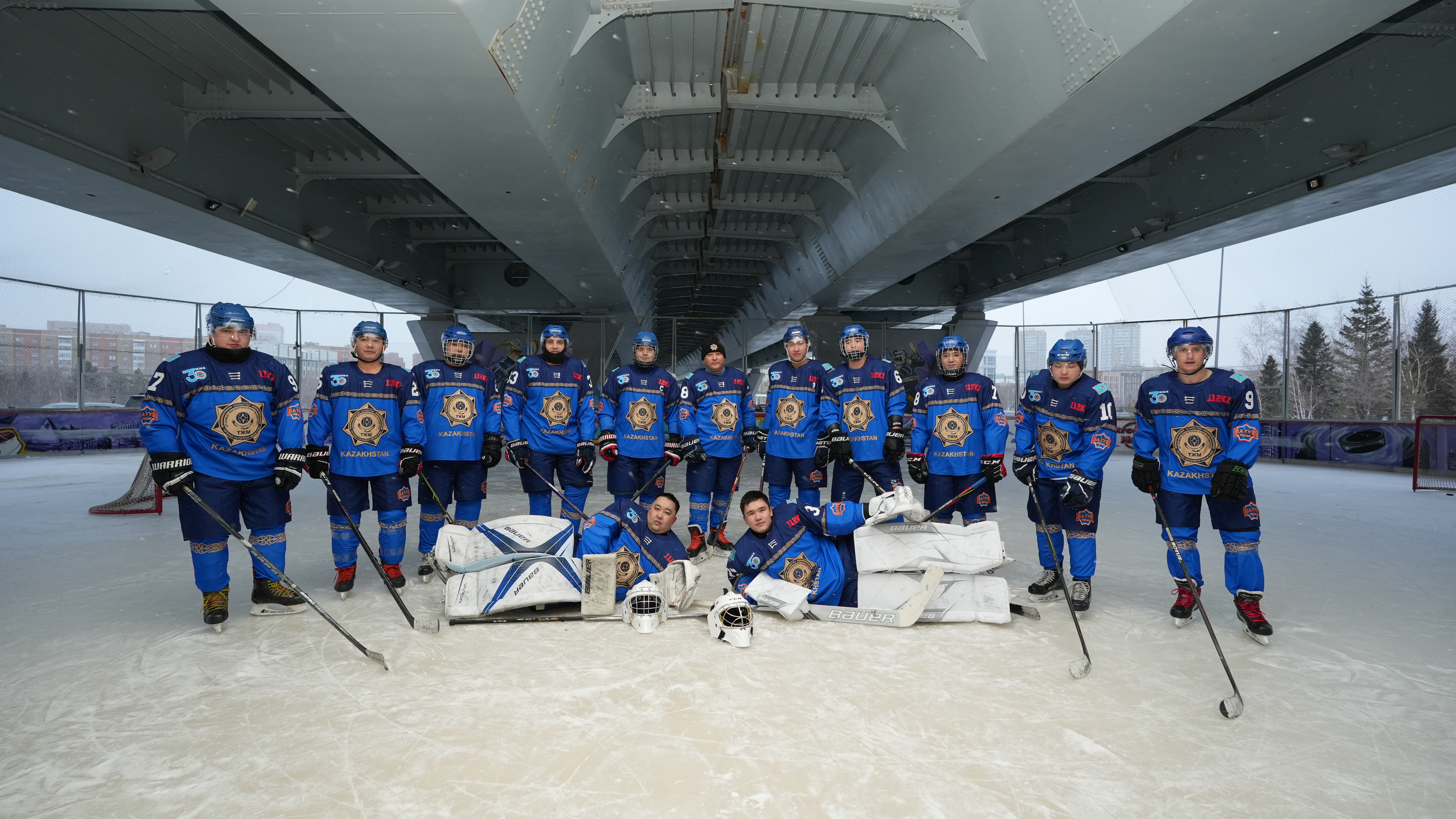 Батылдық пен командалық рух: қазақстандық құтқарушылар халықаралық хоккей мұзын бағындыруда