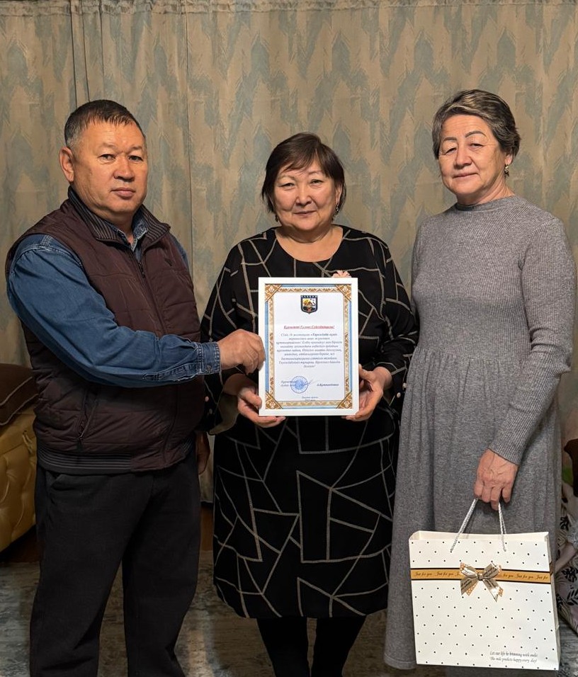 Аудан әкімінің Желтоқсан оқиғасының қатысушысын құттықтауы