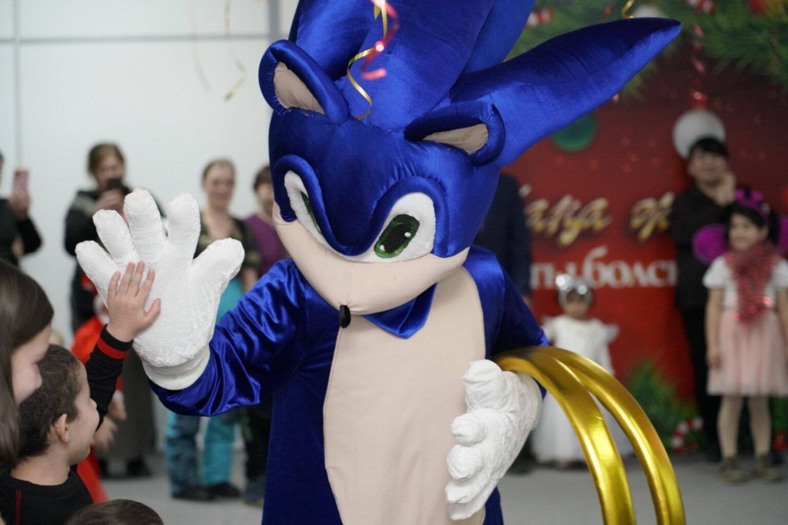 Новогодний праздник для детей провели в столичном центре «Жанұя»