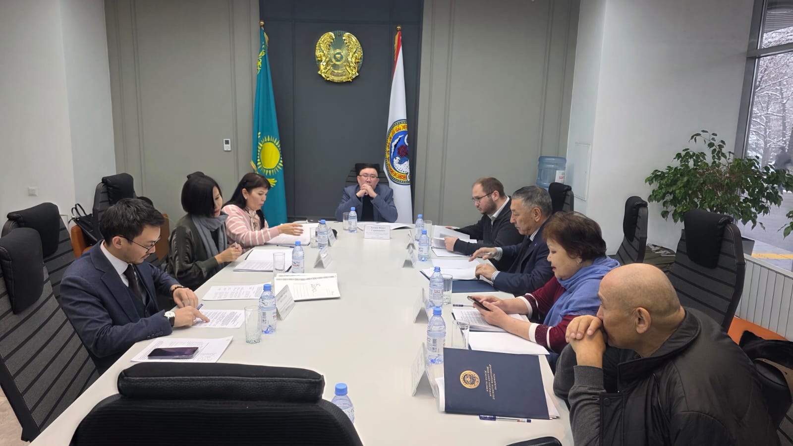 Управлением занятости и социальных программ города Алматы                         19 декабря 2025  года в 15:00 часов проведено заседание Комиссии по определению принадлежности к казахской национальности лиц, претендующих на получение статуса кандаса и гражданства Республики Казахстан в упрощенном (регистрационном) порядке, в случае отсутствия соответствующей записи в документах, удостоверяющих личность, а также в других документах, подтверждающих национальность претендентов.