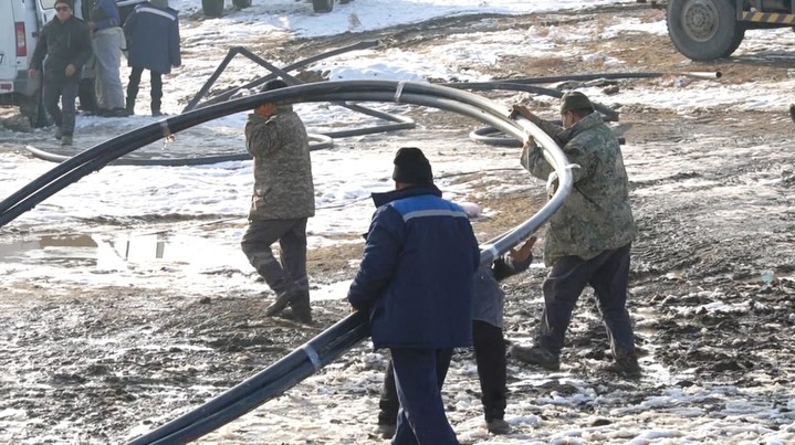 РУХНУВШИЙ МОСТ: ИДЕТ РЕМОНТ, НАРОД НЕ ОСТАЛСЯ БЕЗ ВНИМАНИЯ