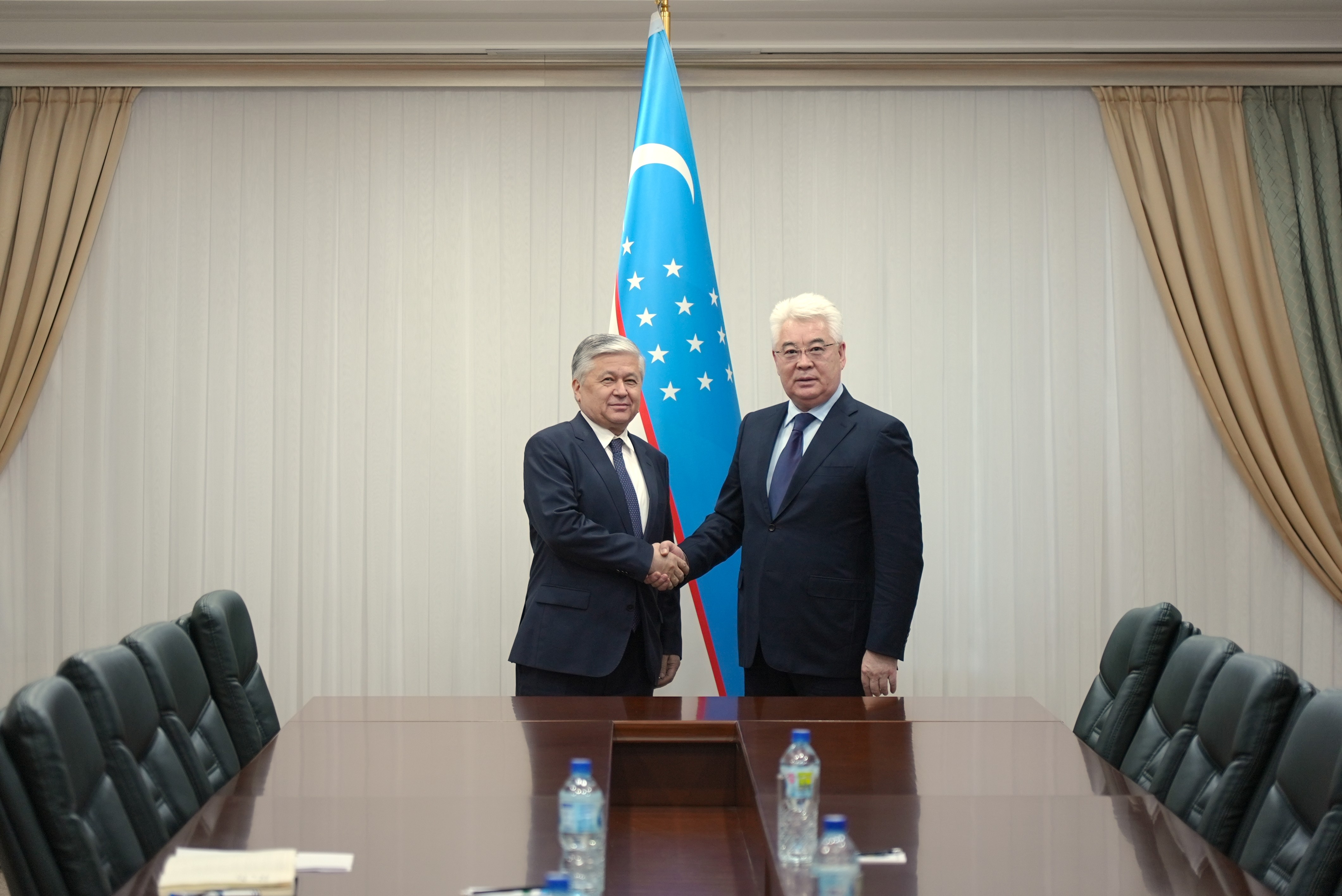 Елші Бейбіт Атамқұлов ӨР Сыртқы істер министрінің бірінші орынбасары Бахромжон Аълоевтің кездесті