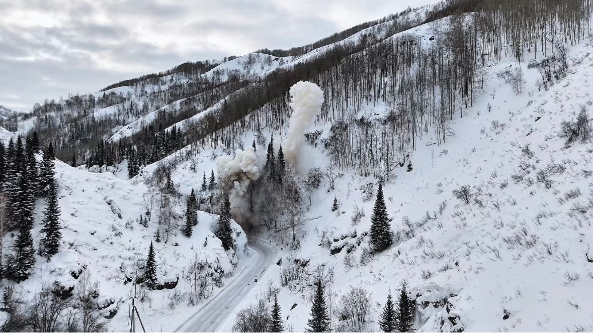 МЧС предупреждает о самопроизвольном сходе снежных лавин