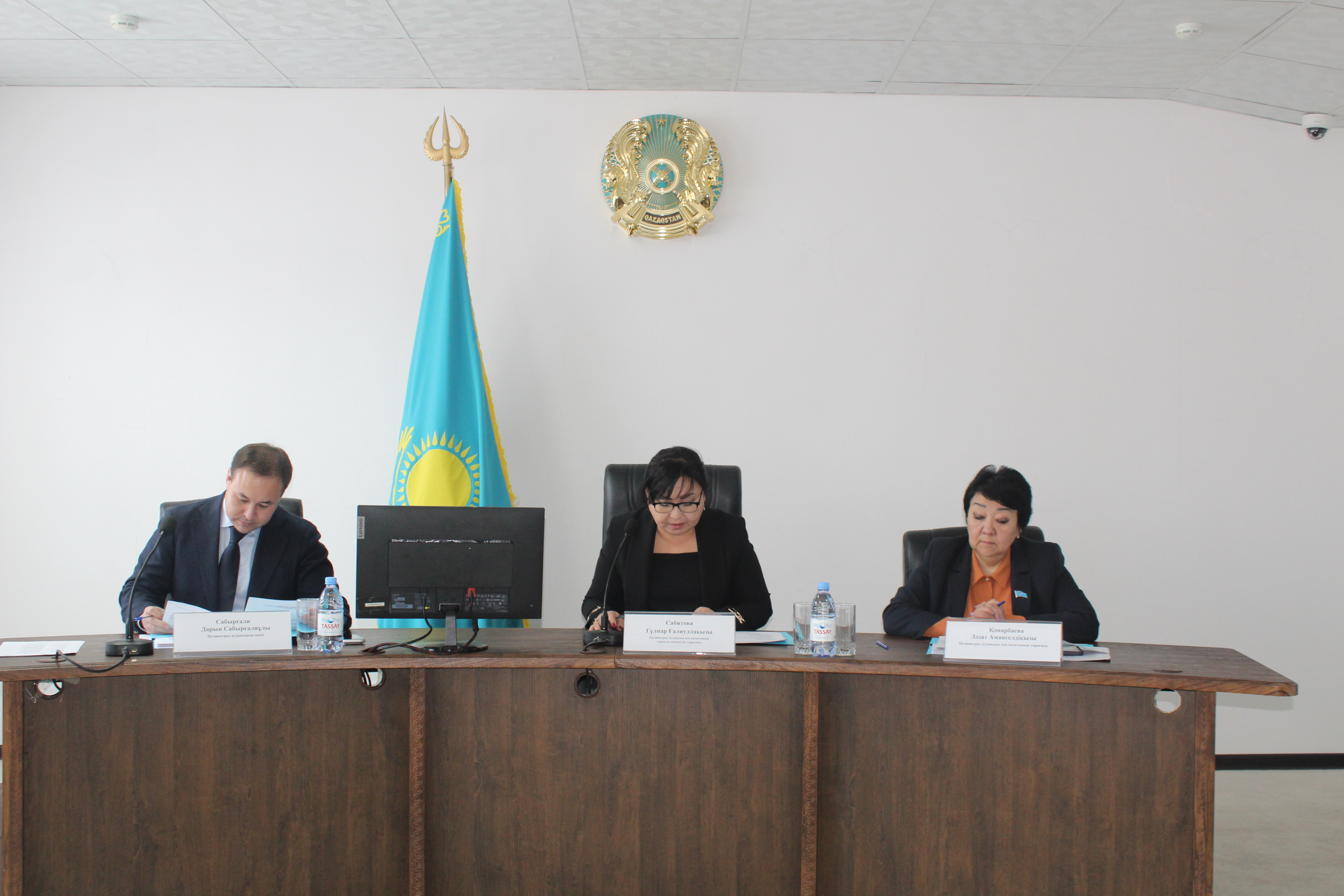 2026-2028 жылдарға арналған маңызды мәселелер талқыланған аудандық мәслихат сессиясы өтті