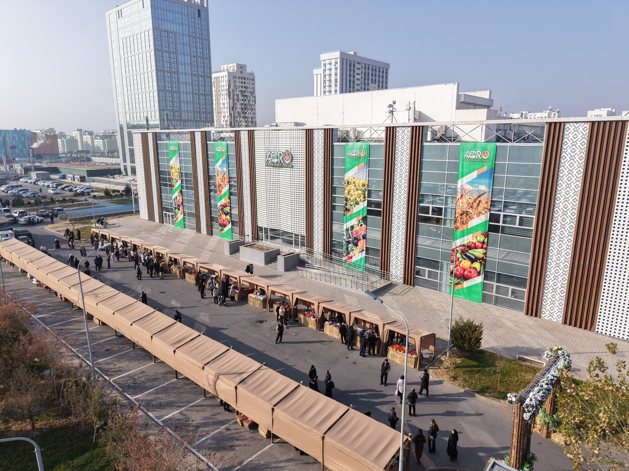 “AGROFEST TÚRKISTAN – 2025” ФЕСТИВАЛІНДЕ АГРОӨНДІРІС САЛАСЫНЫҢ ЖЕТІСТІКТЕРІ АЙШЫҚТАЛЫП, АУДАН АЗАМАТТАРЫ МАРАПАТТАЛДЫ