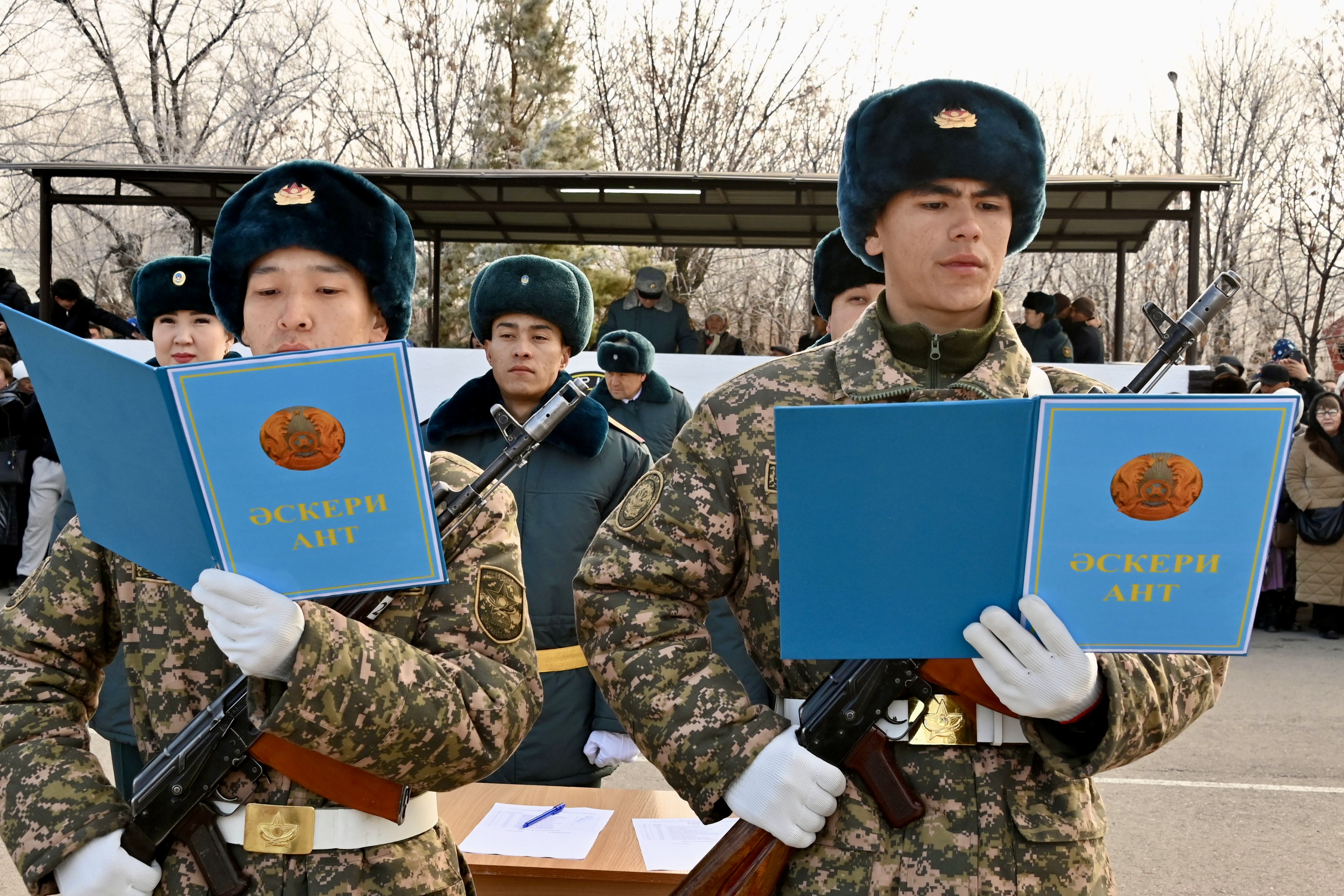 Қонаев және Өскемен гарнизондарында алты жүз сарбаз әскери ант берді