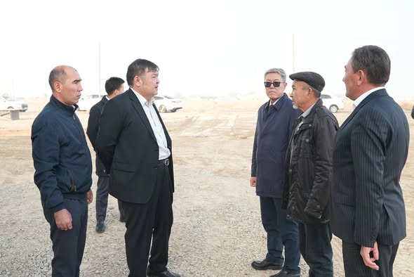 ШАРДАРА: АУДАН ӘКІМІ ҚҰРЫЛЫС НЫСАНДАРЫНДАҒЫ ЖҰМЫС БАРЫСЫН ТЕКСЕРДІ