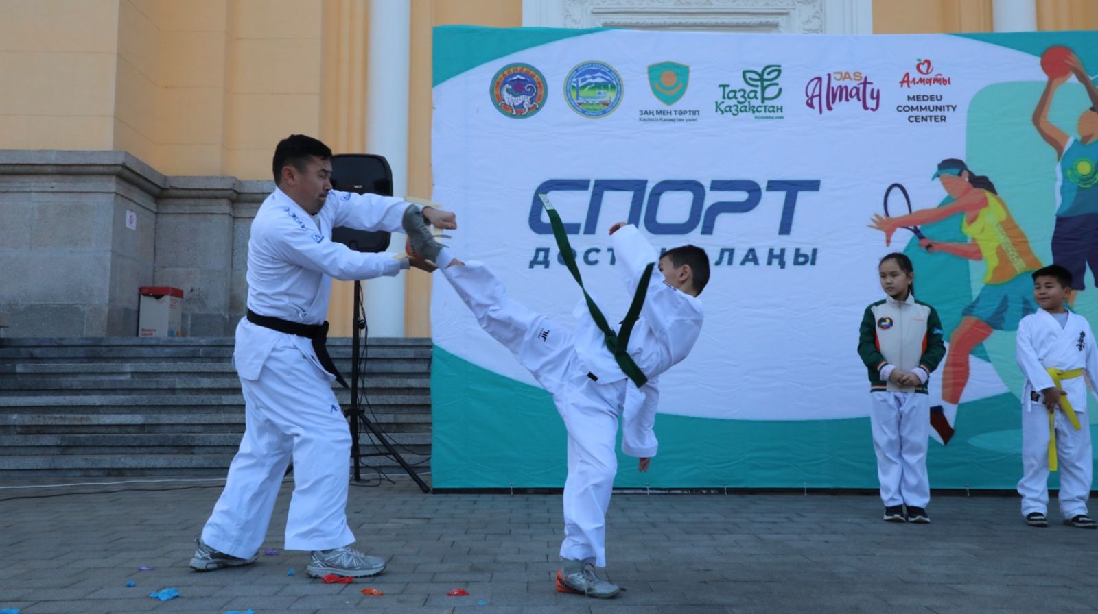 Алматы расширяет программу массового спорта и дворовых инициатив