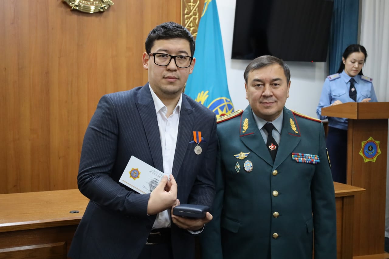 Житель столицы награждён за спасение человека, провалившегося под лёд