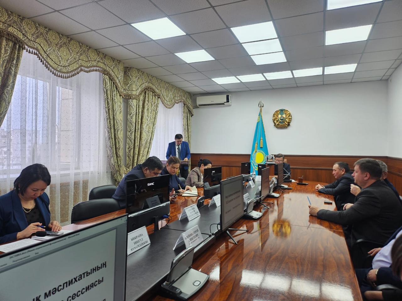 19 декабря 2025 года состоялось заседание внеочередной сессии Аксуского городского маслихата.