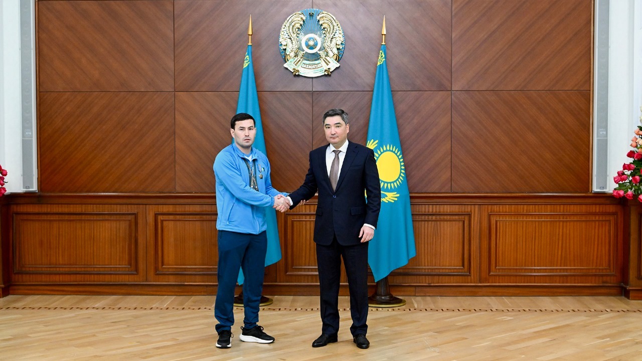 Токиода өткен Сурдлимпиада чемпионы Еркебұлан Қанапин мен оның бапкері «Құрмет» орденімен марапатталды