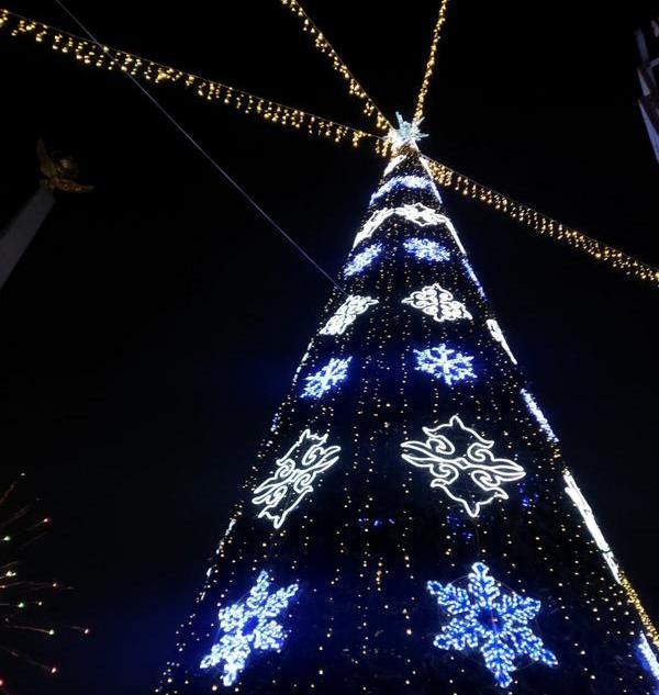 Қарағанды Жаңа жылды қарсы алуға дайын: қаланың басты шыршасы 26 желтоқсанда жағылады