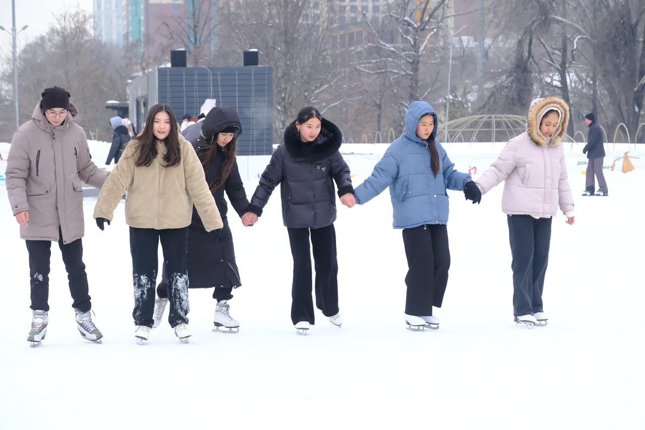 В Алматы для горожан  работают 11 бесплатных ледовых катков